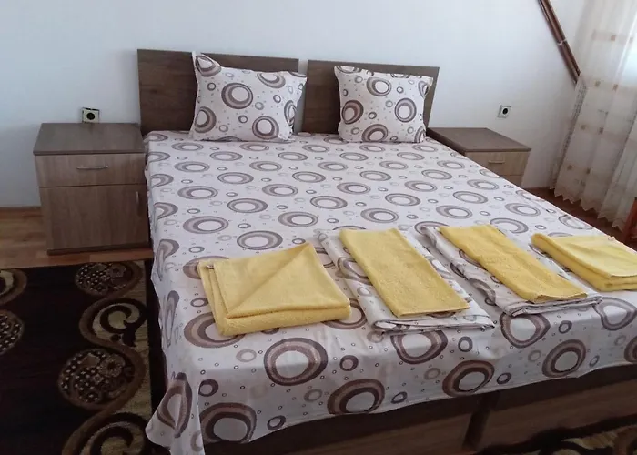 за гости петрови 2*