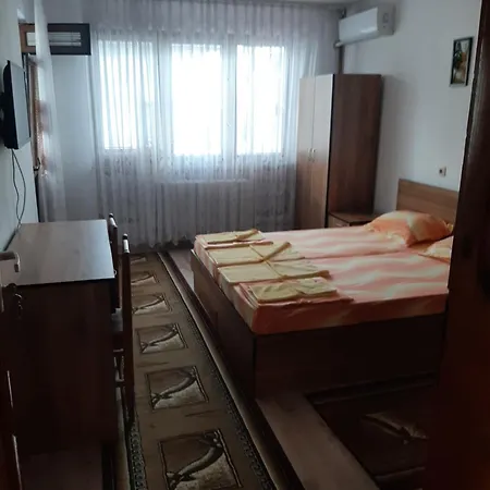 за гости петрови Приморско
